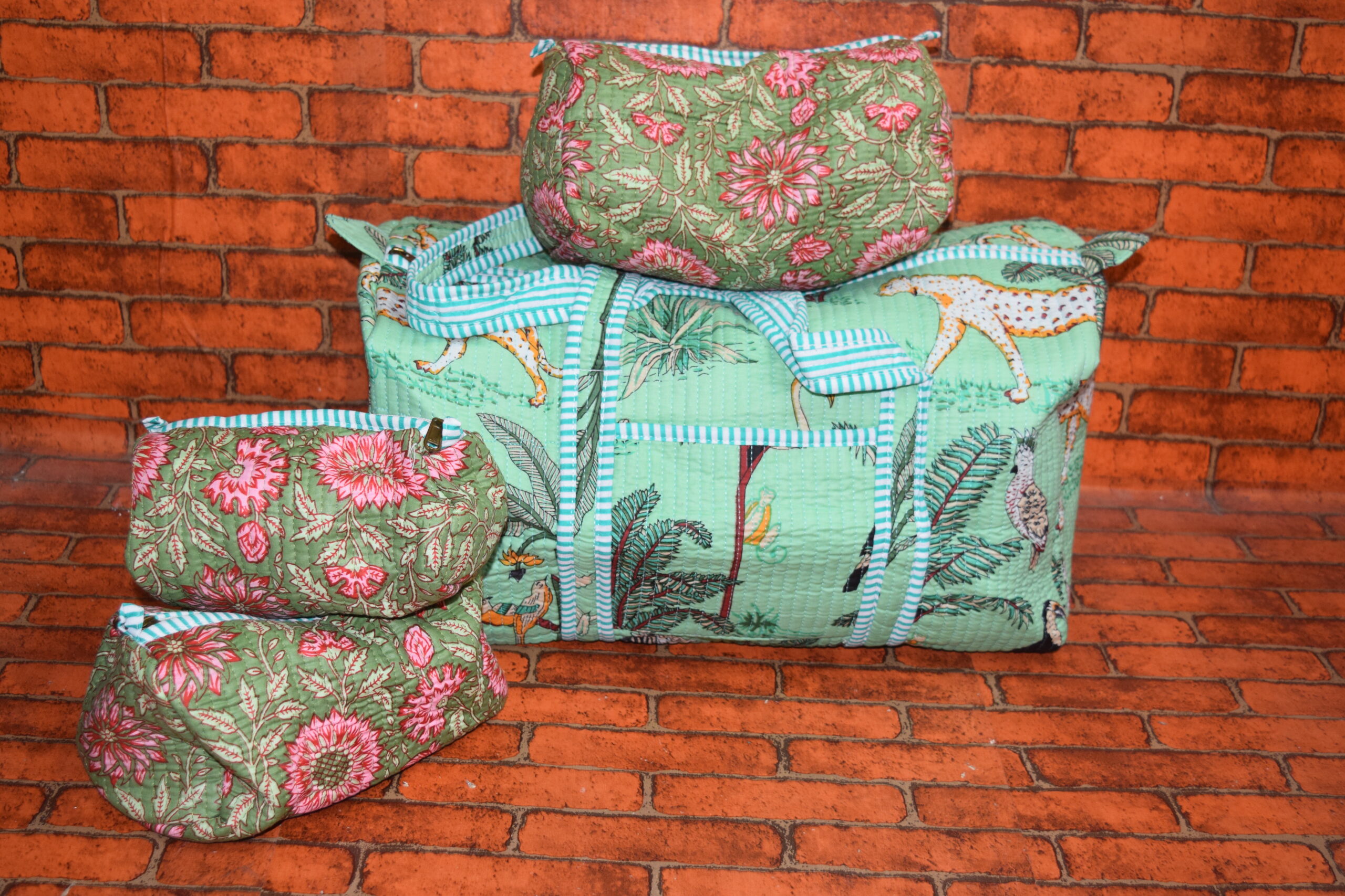 Duffle Totes+3 in 1 Vanity pouch - Image 3